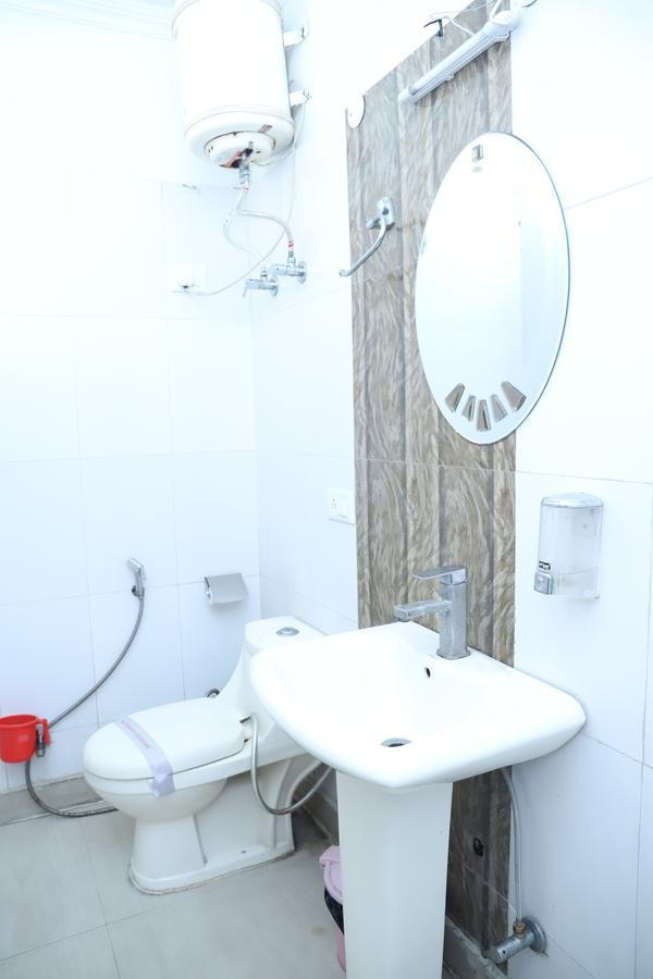 Airport Hotel Aerocity Inn Ню Делхи Екстериор снимка