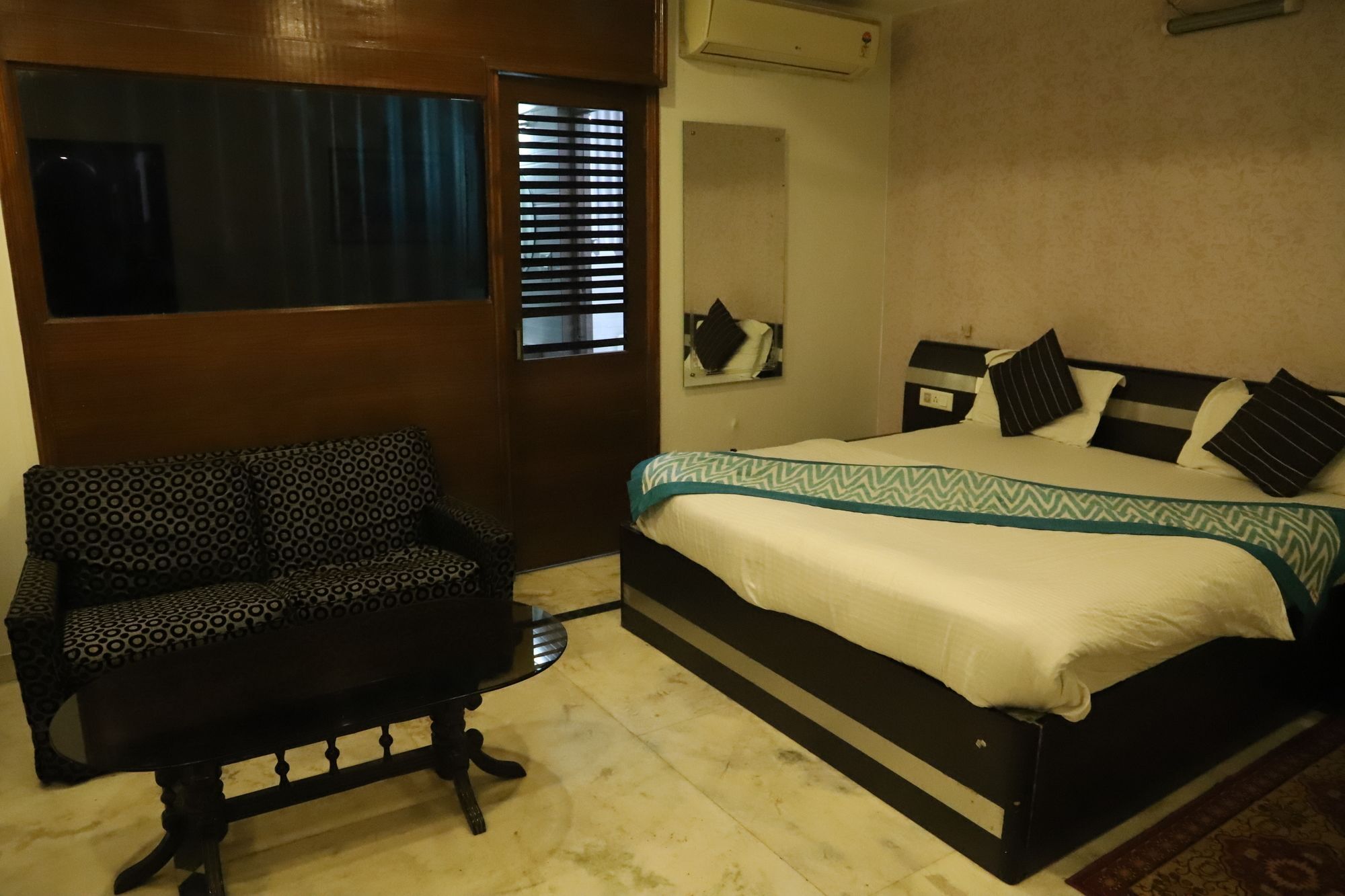 Airport Hotel Aerocity Inn Ню Делхи Екстериор снимка